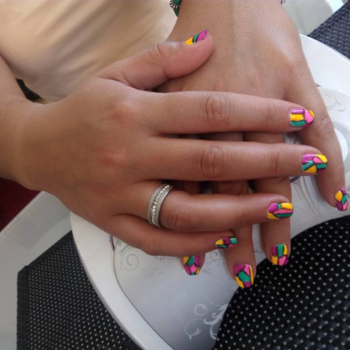 Manicura de colores